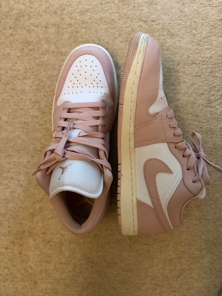 Nike Low-Top Sneakers - Pink And White